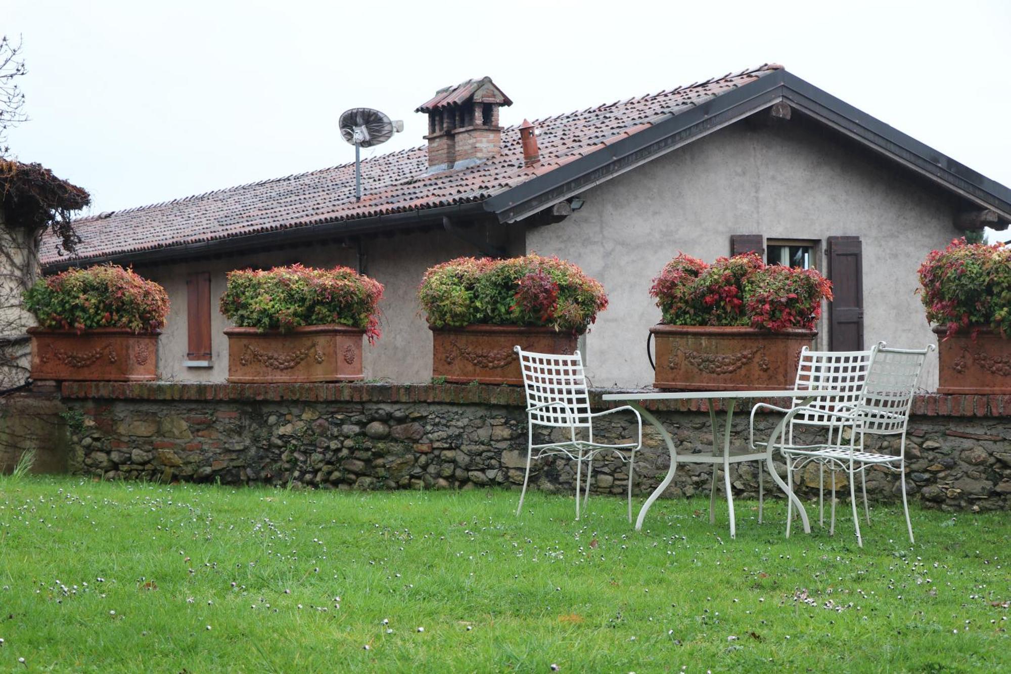 Borgo Santa Giulia Villa Corte Franca Exterior photo