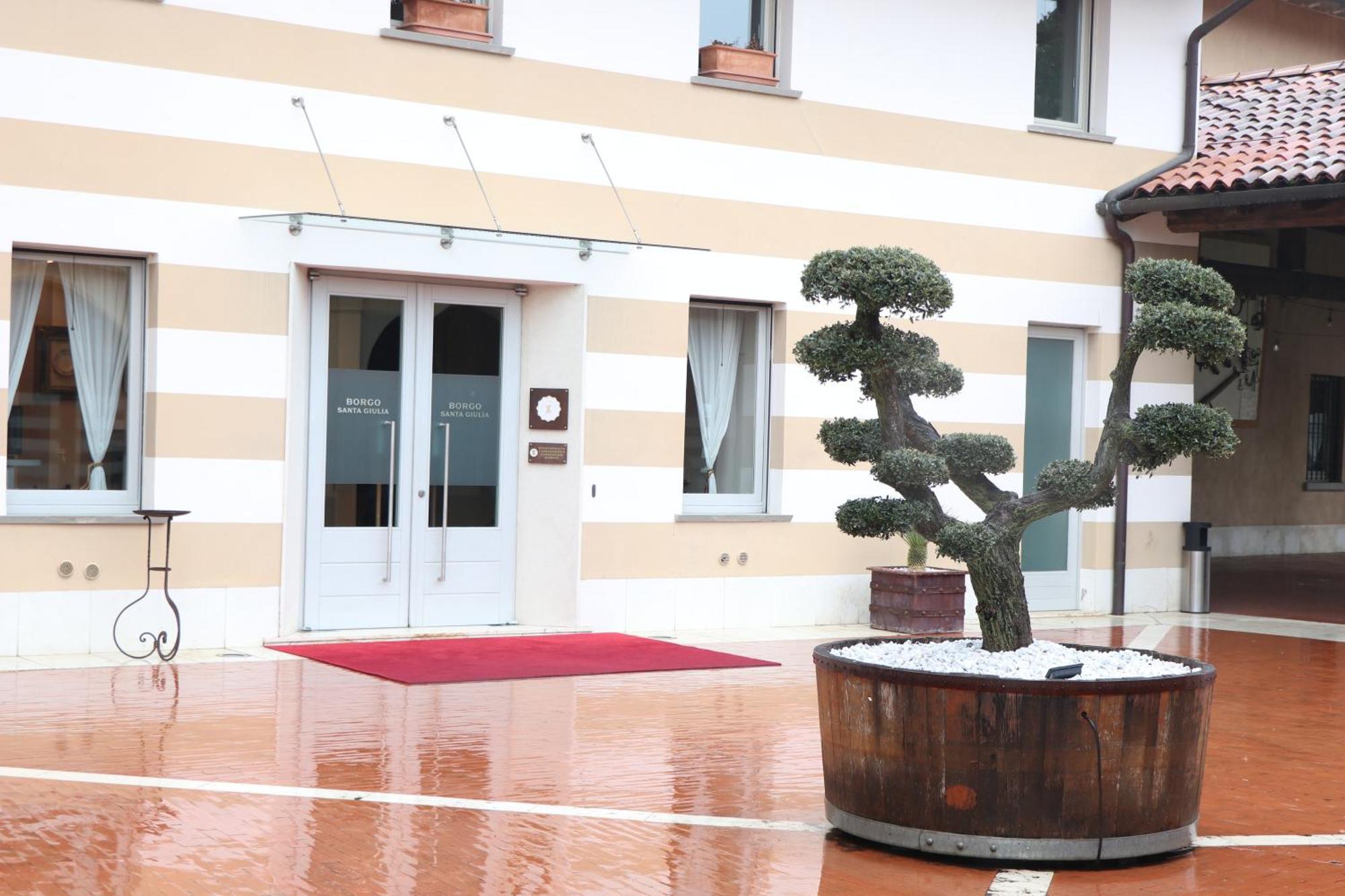 Borgo Santa Giulia Villa Corte Franca Exterior photo