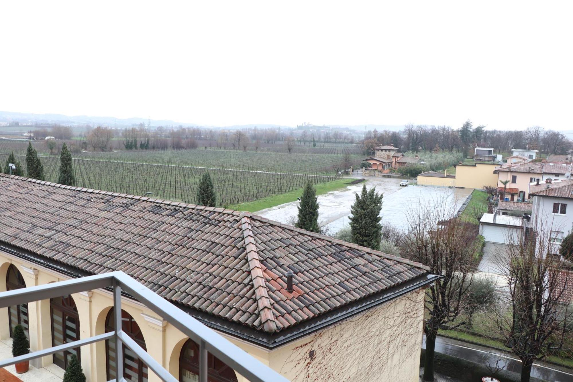 Borgo Santa Giulia Villa Corte Franca Exterior photo